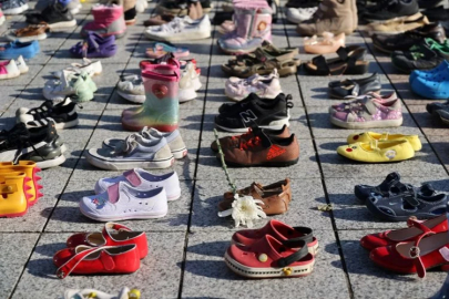 Seul’ün merkezine Filistin'de hayatını kaybedenlerin anısına 2 bin ayakkabı bırakıldı