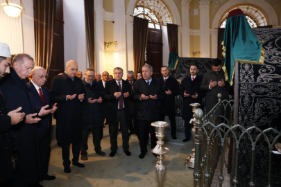 Cumhurbaşkanı Erdoğan, Sultan 2. Abdülhamid Han'ın türbesini ziyaret etti