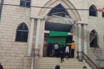 İsrail, Gazze’de Büyük Cami’yi vurdu