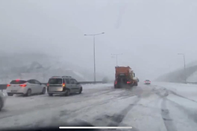 Kuzey Marmara otoyolunda yoğun kar yağışı