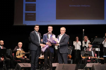 Öğretmenler, hünerlerini sahnede sergiledi