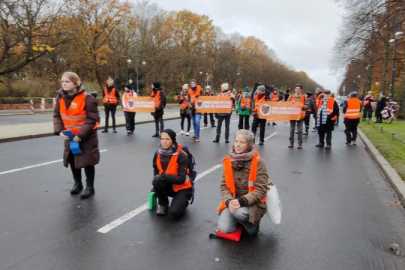 Almanya’da iklim aktivistlerinden oturma eylemi