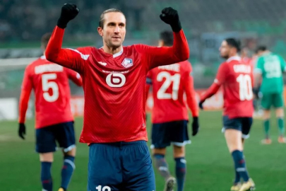 Yusuf Yazıcı, Lille tarihine geçti