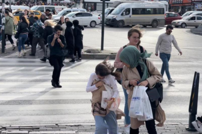 Bursa’da rüzgar vatandaşlara zor anlar yaşattı