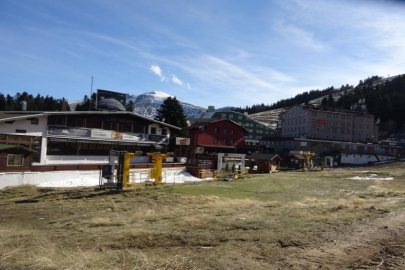 Uludağ’da karlar eridi, güneş ve rüzgar hakim