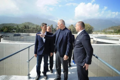 Bakan Ersoy'dan CHP Genel Başkanı Özel'e: "Emek hırsızlığı yapmasın"