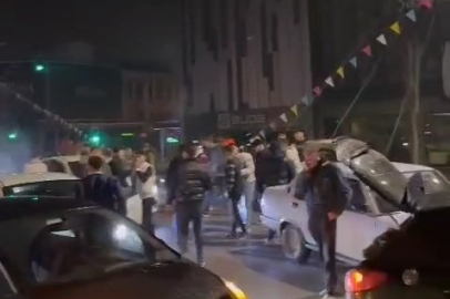 Bursa'da asker konvoyu yolu kapattı, çiftetelli oynadılar