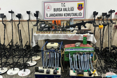 Bursa'da tarihi eser kaçakçısı baba- oğul- torun yakalandı