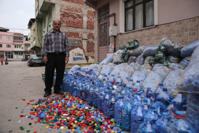 Bursa'da 1 ton kapak topladı, engellilere umut oldu