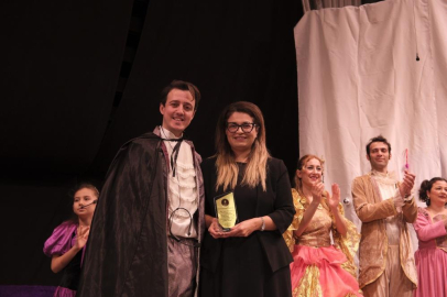 Sahne Tozu Tiyatrosu’ndan otizmli çocuklara özel gösteri