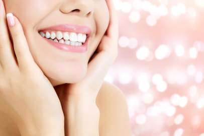 Diş Beyazlatma İle Çarpıcı Bir Gülümseme
