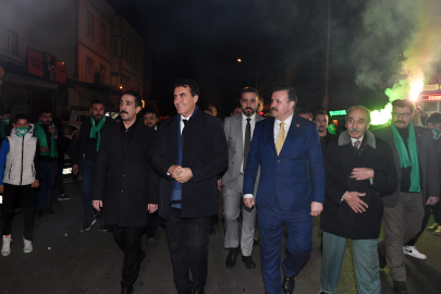 Cumhur ittifakı adayı Dündar’a Panayır’da sevgi seli