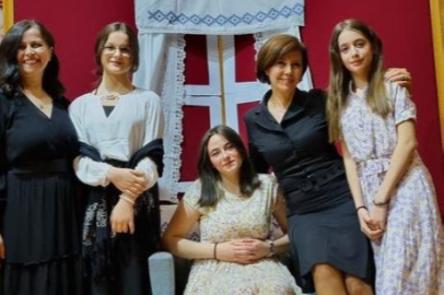 Öğrenciler sahnenin tozunu attırdı