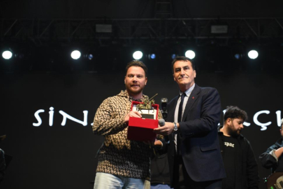 Osmangazi Meydanı’nda coşku Sinan Akçıl ile devam etti