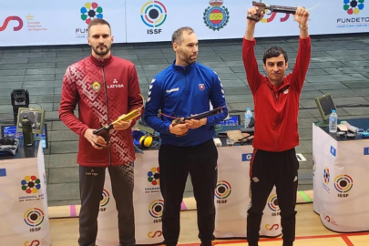 Dünya üçüncülüğünü kazandı, hedefi olimpiyat şampiyonluğu