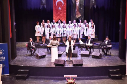 Bursa'da hekimlerden beyaz önlüklü konser