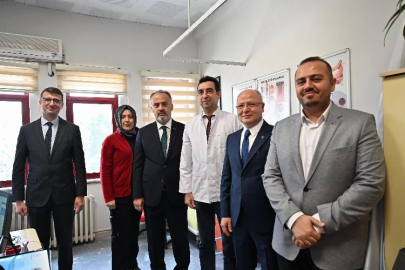 Başkan Aktaş'tan doktorlara bayram ziyareti