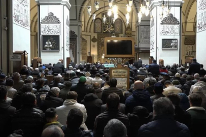 Ramazan'ın ilk cumasında Ulu Cami doldu taştı