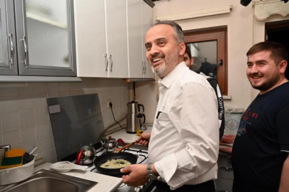 Sahurda menemen Başkan Aktaş'tan