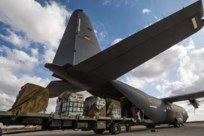 Almanya, ilk kez Gazze’ye havadan yardım bıraktı