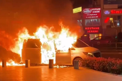 Başkan adayı gençlerle halay çekerken, VIP makam minibüsü alev alev yandı