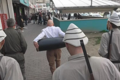 Çanakkale Zaferi’nin 109. yılına özel gösteri Bursa sokaklarında beğeni topladı