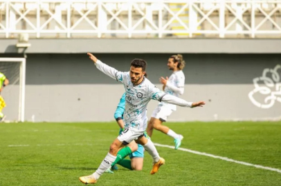 Nilüfer Altınova’ya gol yağdırdı