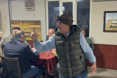 Bisikletli bağımsız belediye başkan adayı kahve kahve gezip oy istiyor