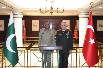 Bakan Güler, Pakistan Genelkurmay Başkanı Mirza'yı kabul etti