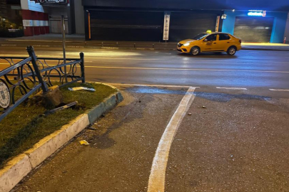 Bursa'da ticari taksi ile motosiklet çarpıştı: 1'i ağır 2 yaralı