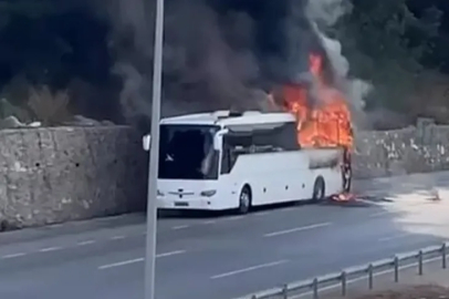 Bursa'da seyir halindeki otobüs alev alev yandı