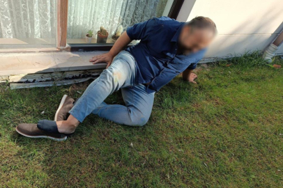 Bursa'da  ekipleri karşısında gören şüpheli camdan atlayıp ayağını kırdı