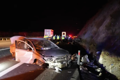 Tomruk yüklü TIR dehşet saçtı: 1 ölü, 9 yaralı