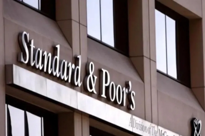 S&P, Türkiye’nin kredi notunu arttırdı