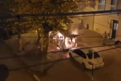 Bursa'da park halindeki ticari araç alev topuna döndü