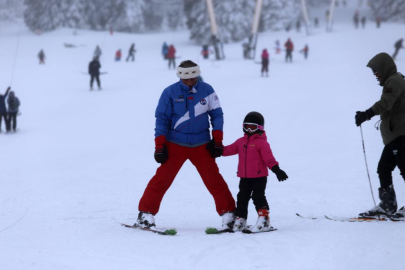 Yılbaşı öncesi Uludağ’da pistler doldu taştı