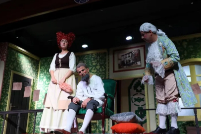 İnegöl “Hastalık Hastası” oyununu çok sevdi