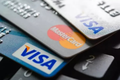 Kredi kartı durduğu yerde cep yakıyor