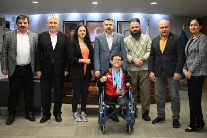 Tek koluyla şampiyonluğa kulaç atıyor