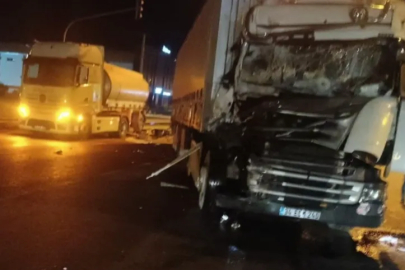 Bursa'da kontrolden çıkan TIR, tankere çarptı: 1 yaralı