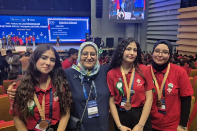 Ahmet Erdem Anadolu Lisesi’nden büyük başarı!