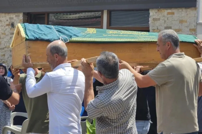 Bursa’da ambulans kazasında ölen kadın toprağa verildi