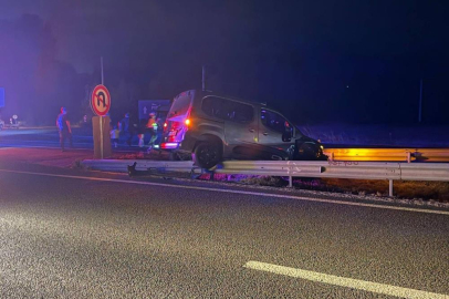 Bursa'da otomobil su kanalına düştü: 3 yaralı