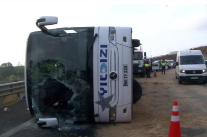 Yolcu otobüsü devrildi: 3 ölü, 20 yaralı