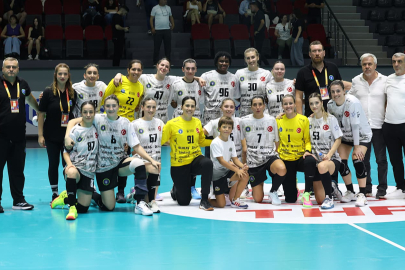Büyükşehir Hentbol Takımı finalde!