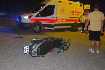 Orhangazi’de kavşakta kaza: Motosikletli iki kardeş yaralandı