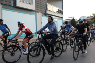 İnegöl'de 'Zaferden kurtuluşa' sloganıyla bisiklet turu düzenlendi