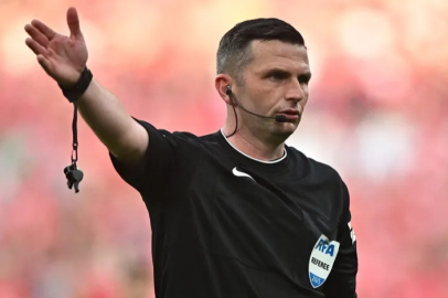 Türkiye - İspanya maçının hakemi Michael Oliver oldu