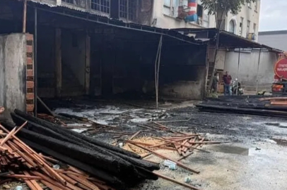 Bursa'da Mobilya imalathanesi alev alev yandı