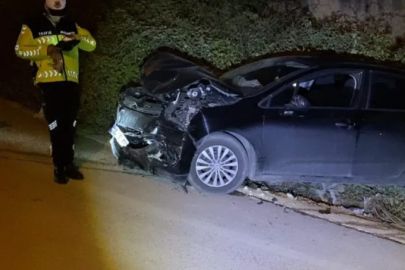 Bursa’da 2 otomobil kafa kafaya çarpıştı: 4 yaralı